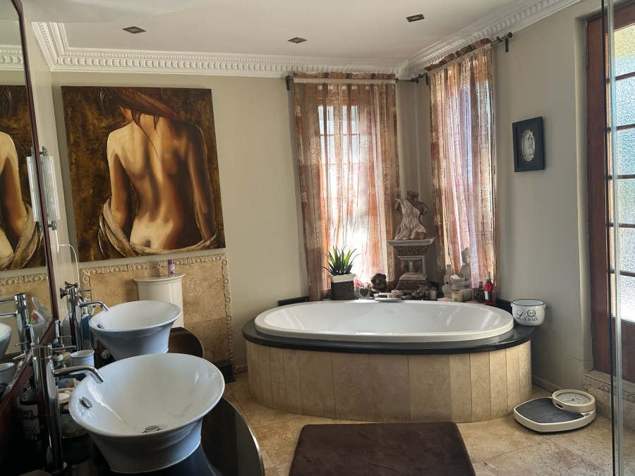 5 Bedroom Property for Sale in Mill Park Eastern Cape